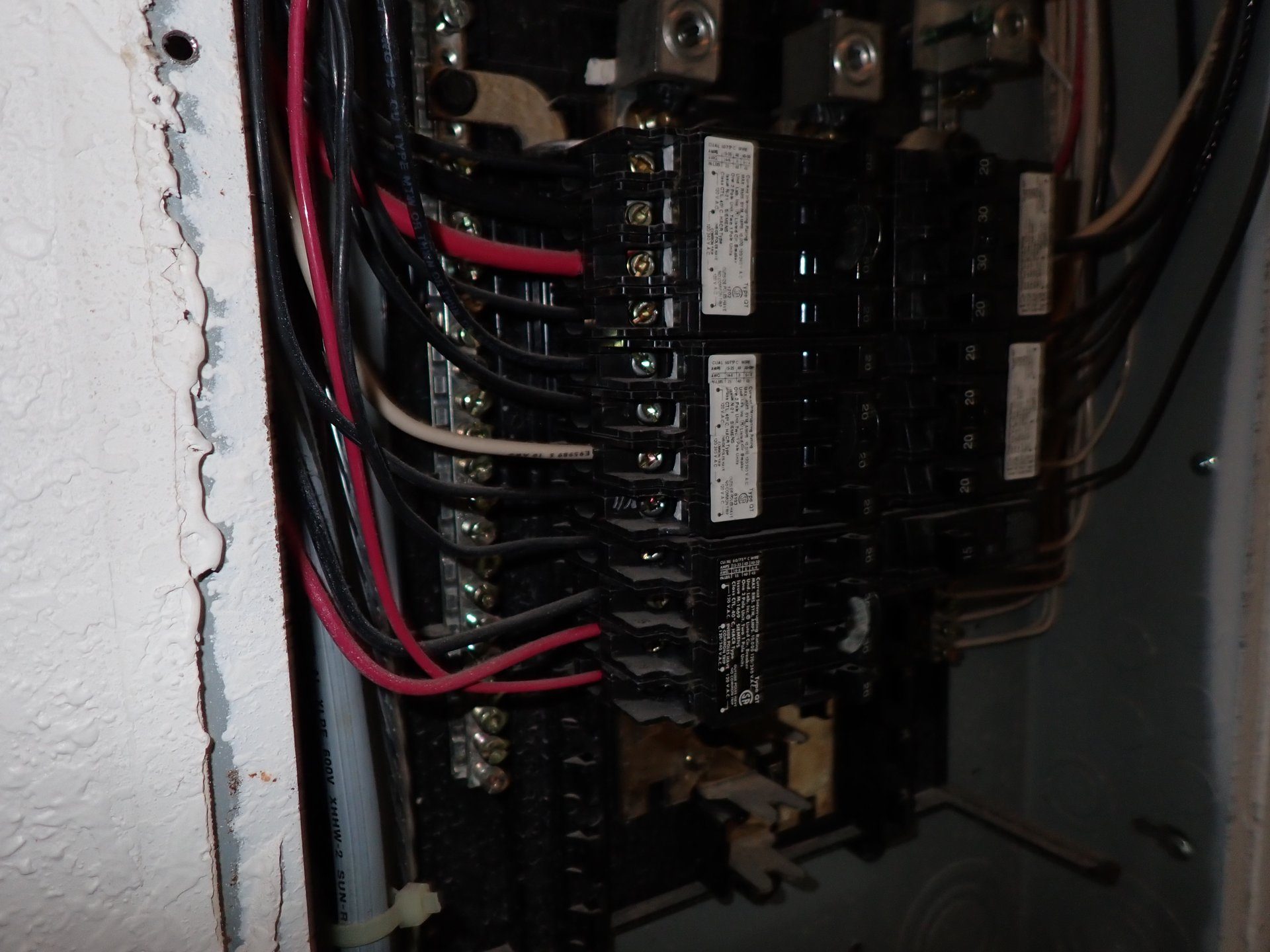 FL HI CE — Electrical System (18-Hour)